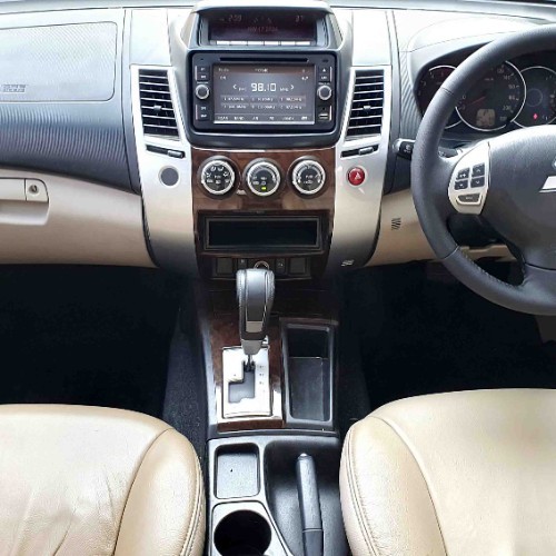 2015 Mitsubishi Pajero Sport 2015 Mitsubishi Pajero Sport