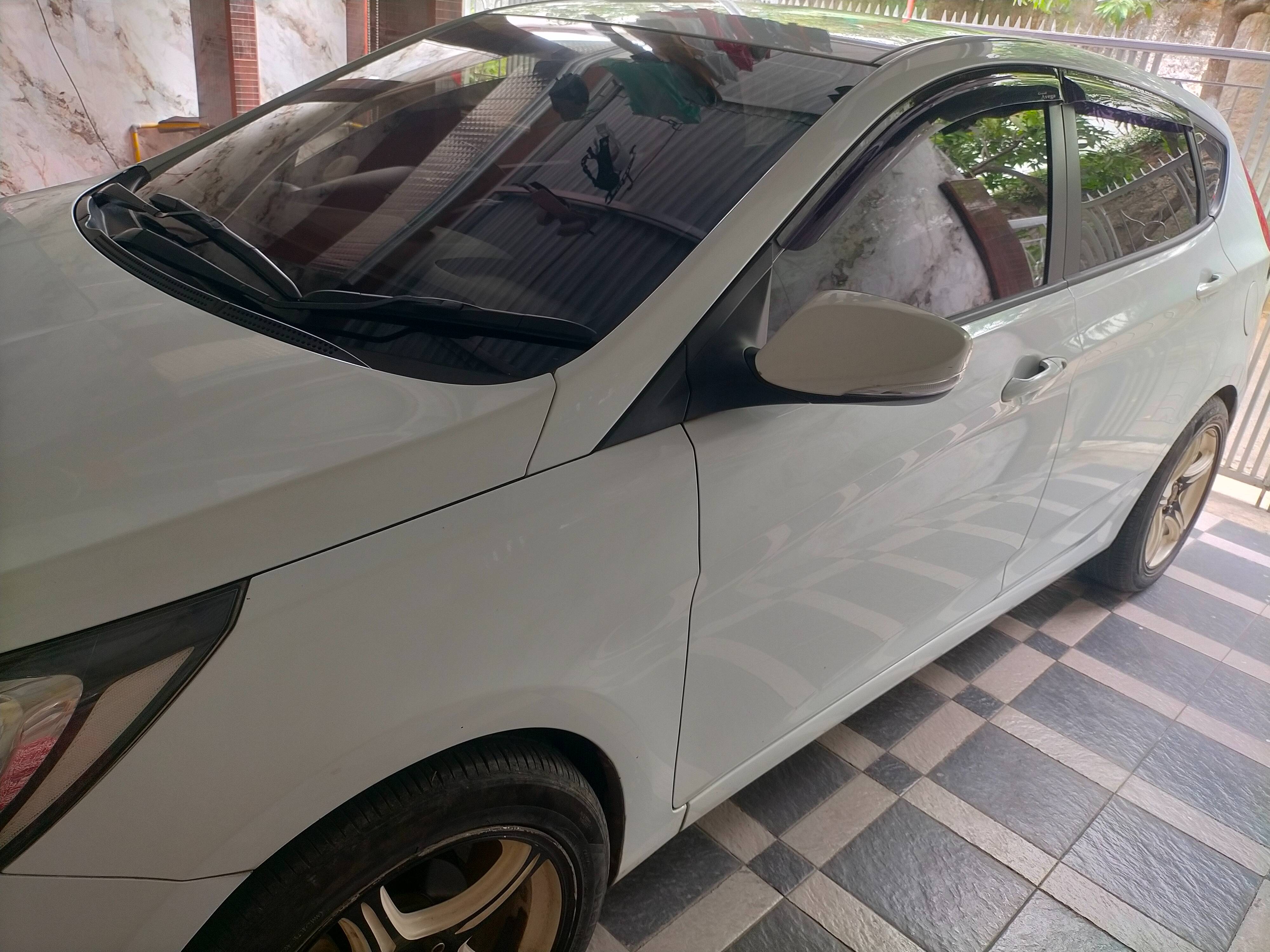 Second Hand 2012 Hyundai Grand Avega Second Hand 2012 Hyundai Grand Avega