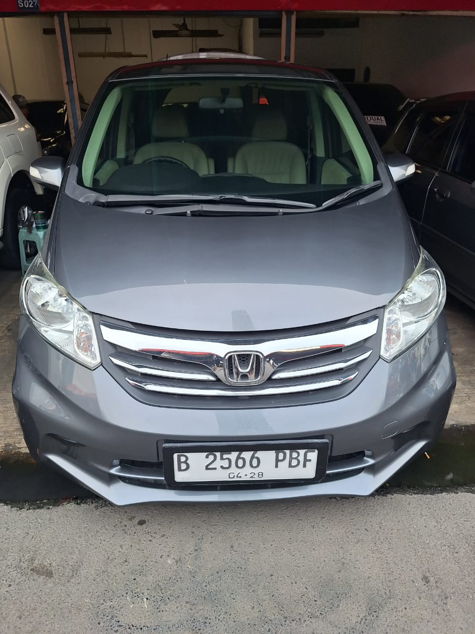 Second Hand 2013 Honda Freed Second Hand 2013 Honda Freed