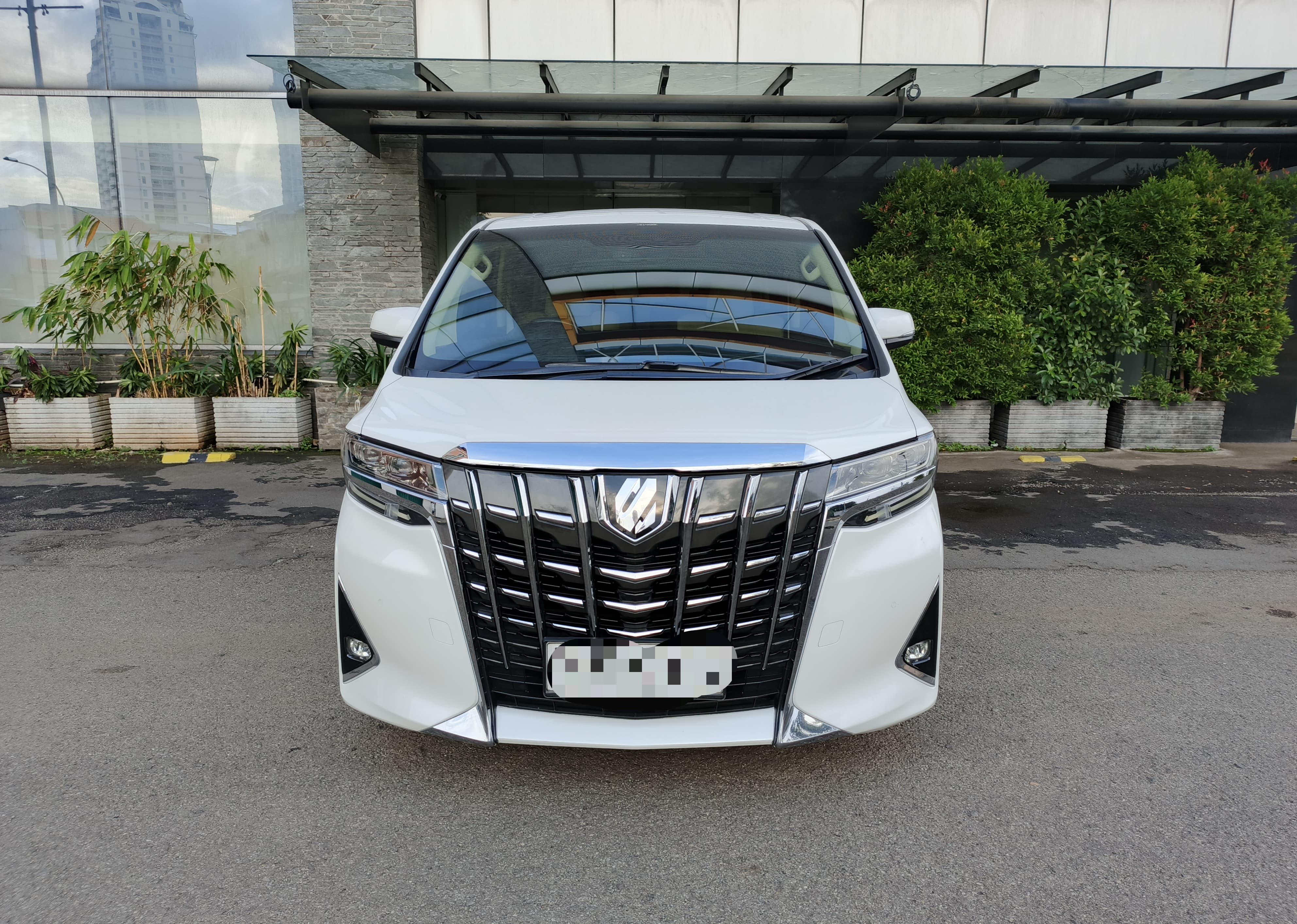 Second Hand 2018 Toyota Alphard Second Hand 2018 Toyota Alphard