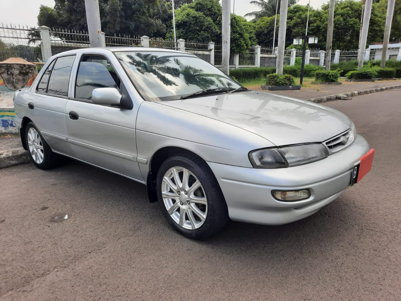 2000 Timor S 515 SOHC 1.5 MT 2000 Timor S 515 SOHC 1.5 MT