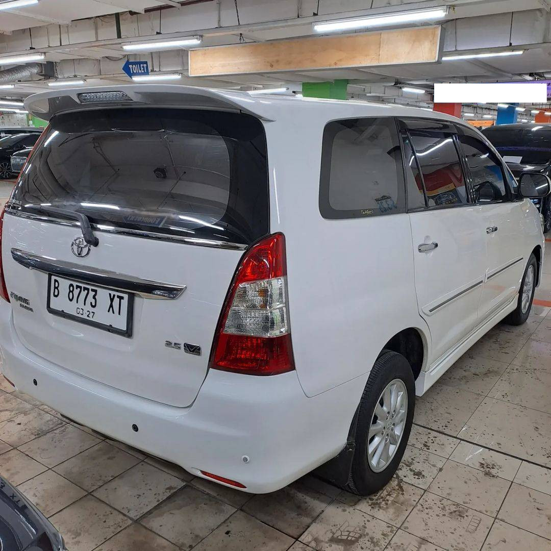 2012 Toyota Innova 2012 Toyota Innova