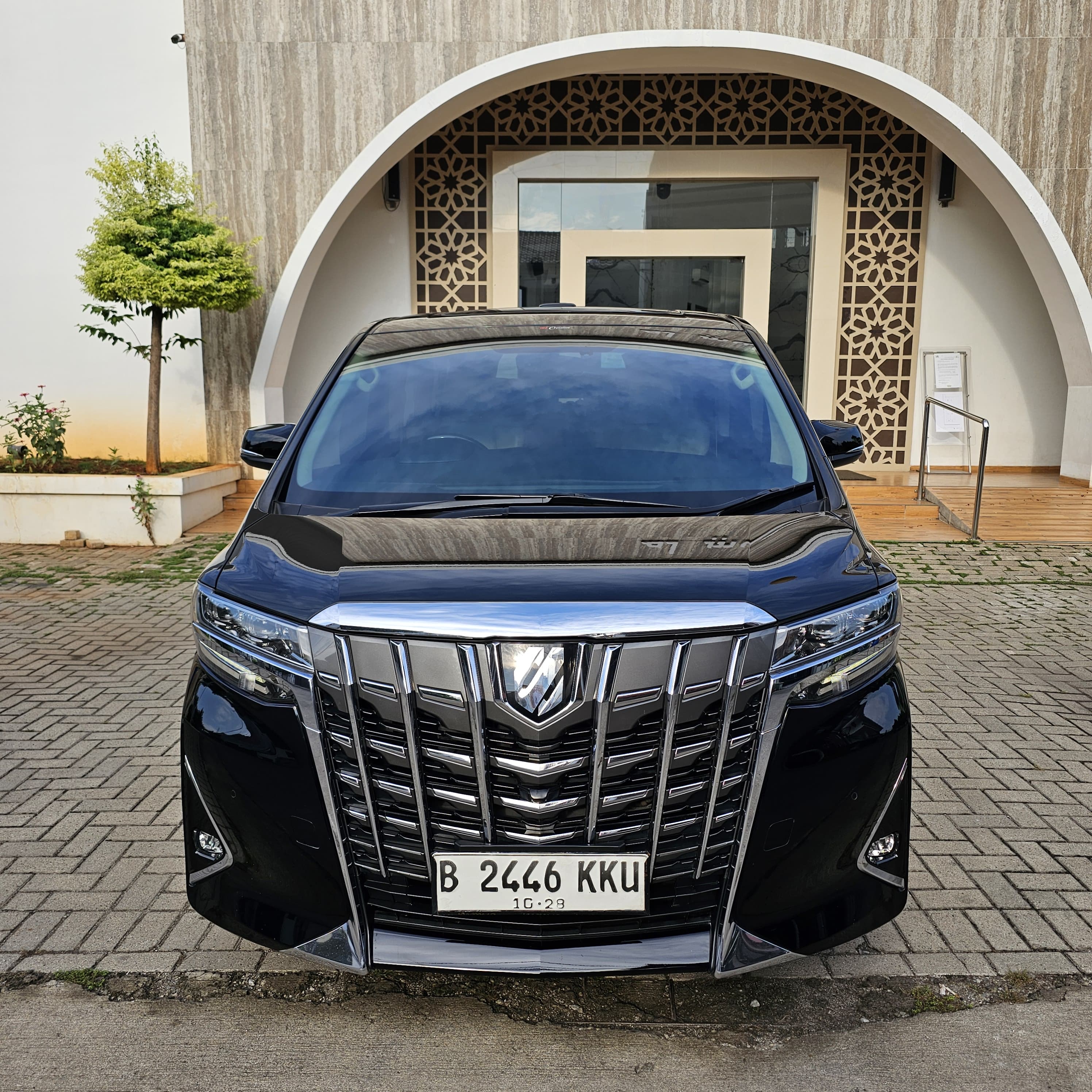 Second Hand 2018 Toyota Alphard Second Hand 2018 Toyota Alphard