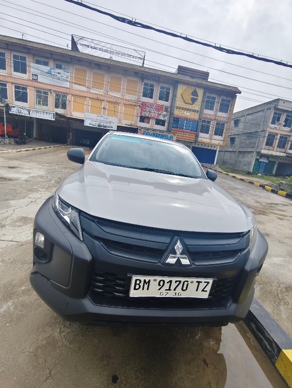 2019 Mitsubishi Strada