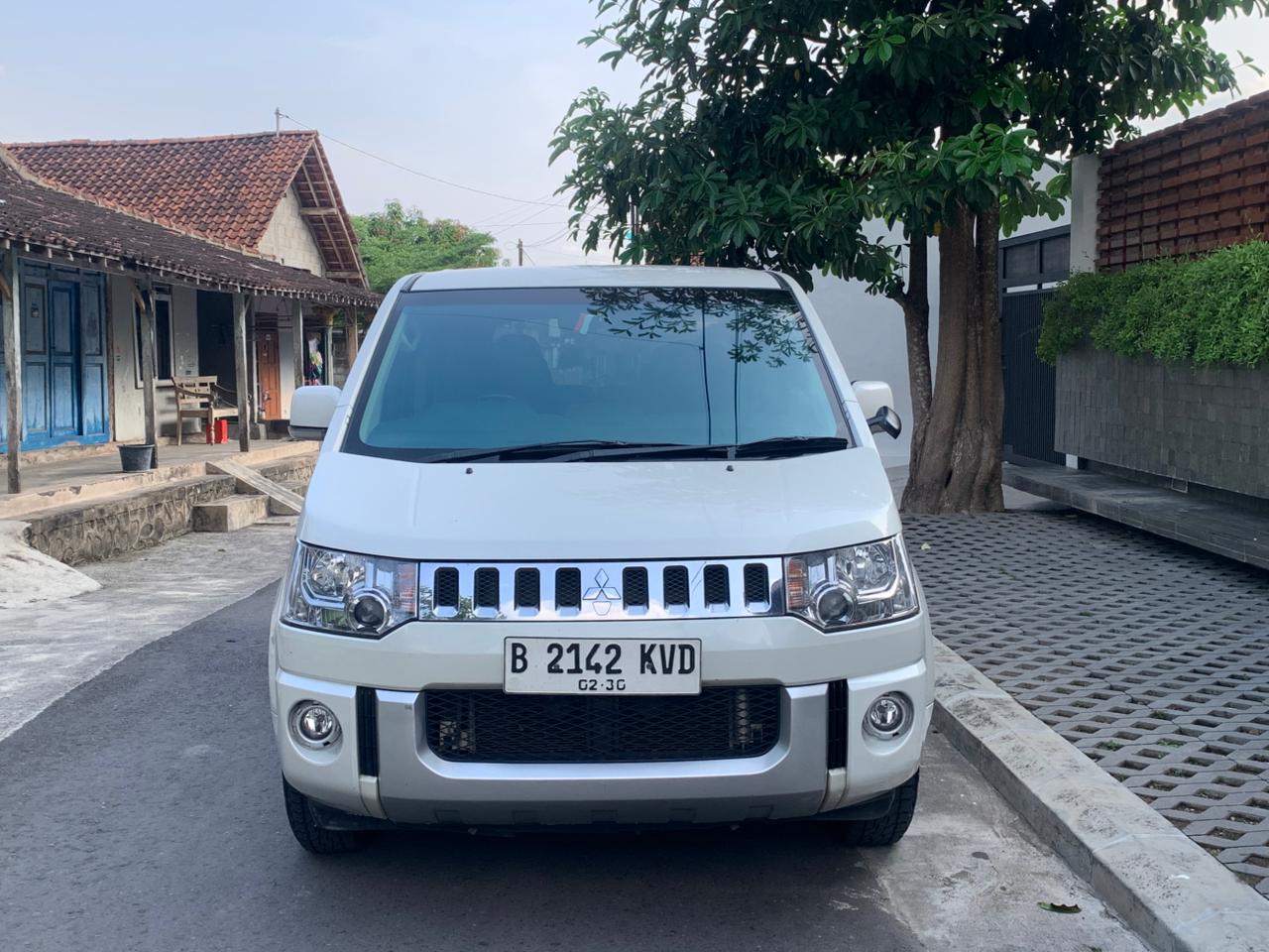 2014 Mitsubishi Delica