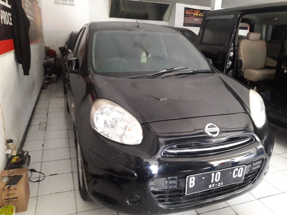 Old 2011 Nissan March  1.2 XS AT 1.2 XS AT