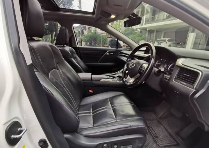 Old 2016 Lexus RX 200T Luxury 4x2 AT 200T Luxury 4x2 AT