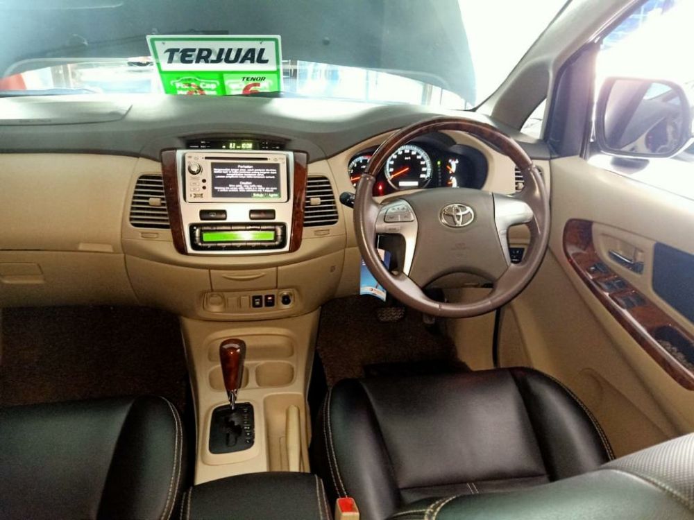 Dijual 2012 Toyota Kijang Innova V A/T Diesel V A/T Diesel Bekas