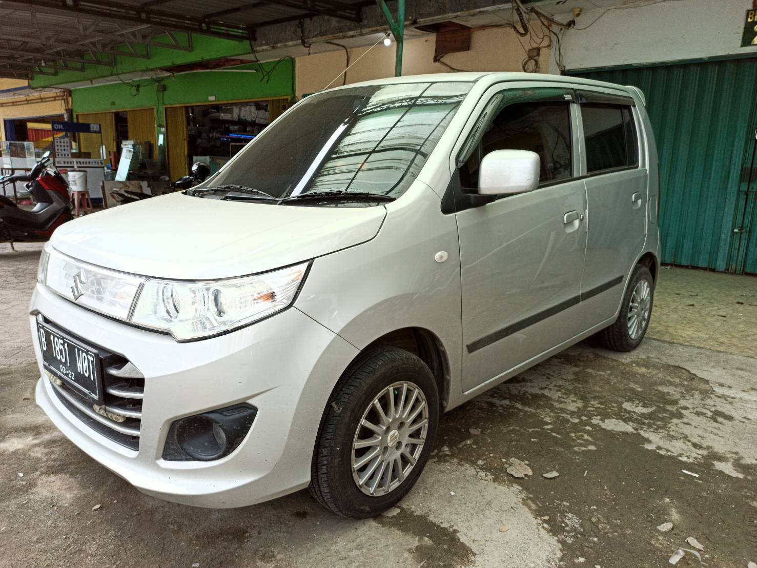 Dijual 2014 Suzuki Karimun Wagon R  GS GS Bekas