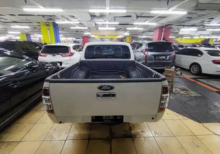 Dijual 2010 Ford Ranger Double Cabin XLT 3.2L  MT Double Cabin XLT 3.2L (4x4) MT Bekas