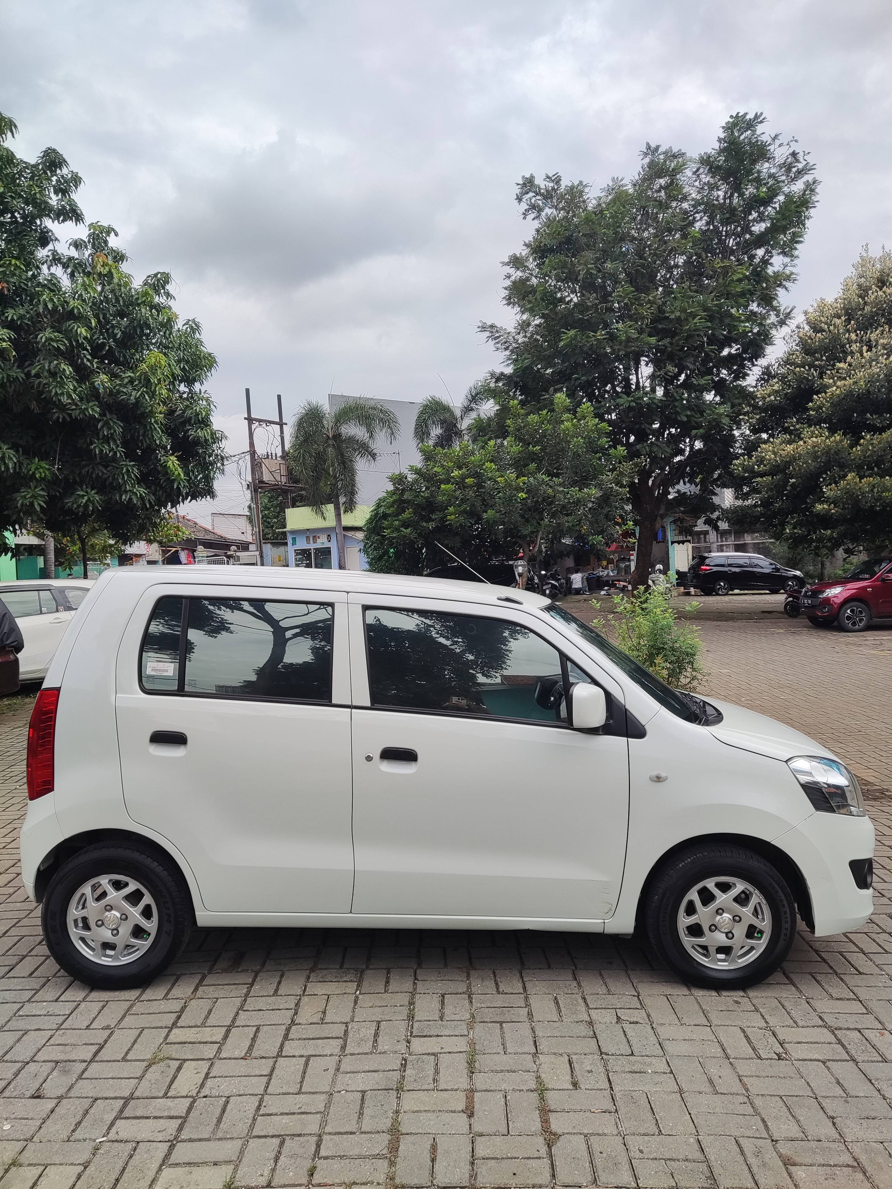 Dijual 2019 Suzuki Karimun Wagon R GL 4X2 MT GL 4X2 MT Bekas