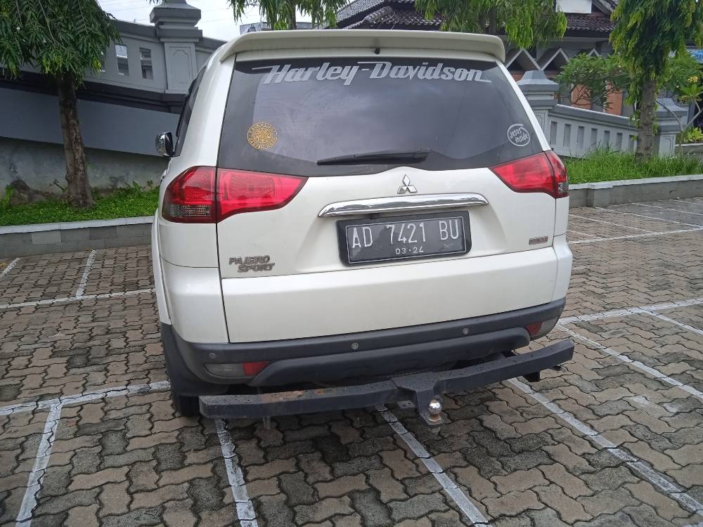 Dijual 2013 Mitsubishi Pajero Sport  DAKAR HI POWER 4X2 2.4 AT DAKAR HI POWER 4X2 2.4 AT Bekas