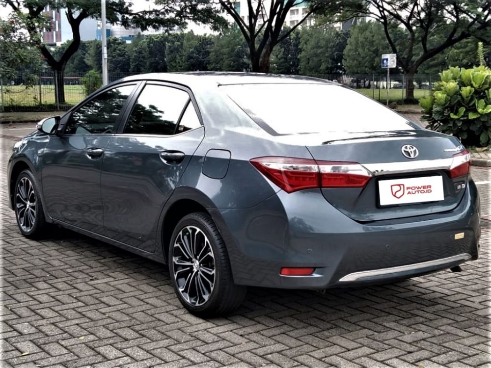 Dijual 2015 Toyota Corolla Altis  1.8 V AT 1.8 V AT Bekas