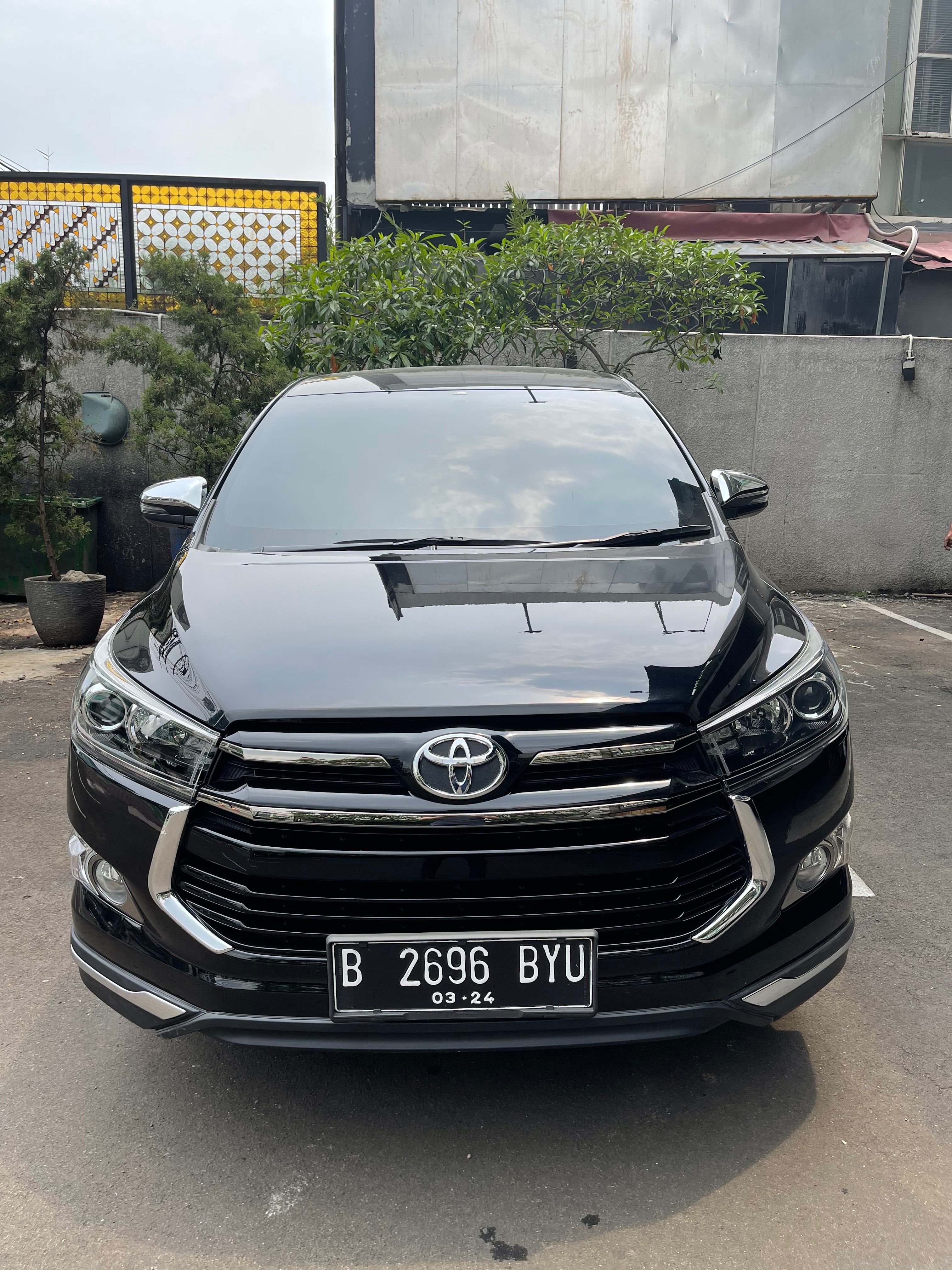 2019 Toyota Kijang Innova 2.0L Venturer AT 2.0L Venturer AT bekas