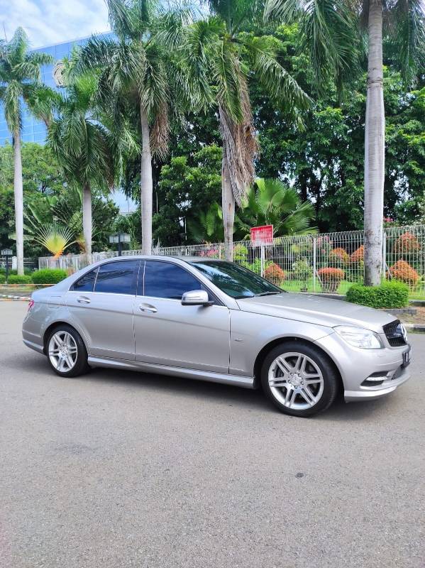 Old 2009 Mercedes Benz C-Class  C280AT C280AT