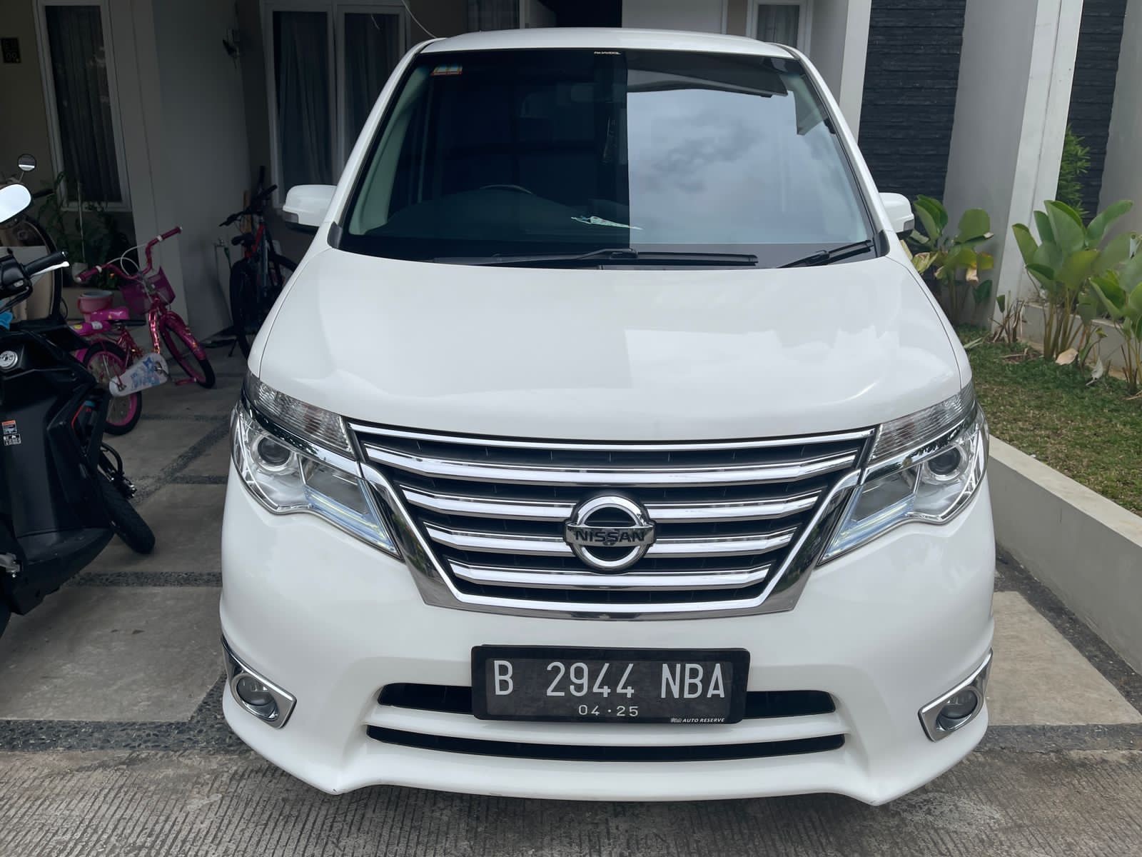 2015 Nissan Serena Bekas 2015 Nissan Serena Bekas