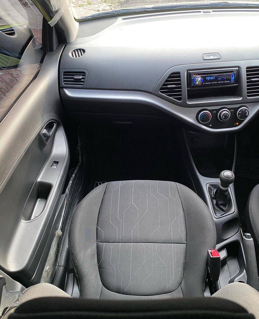 Old 2015 Kia Picanto SE 2 M/T SE 2 M/T