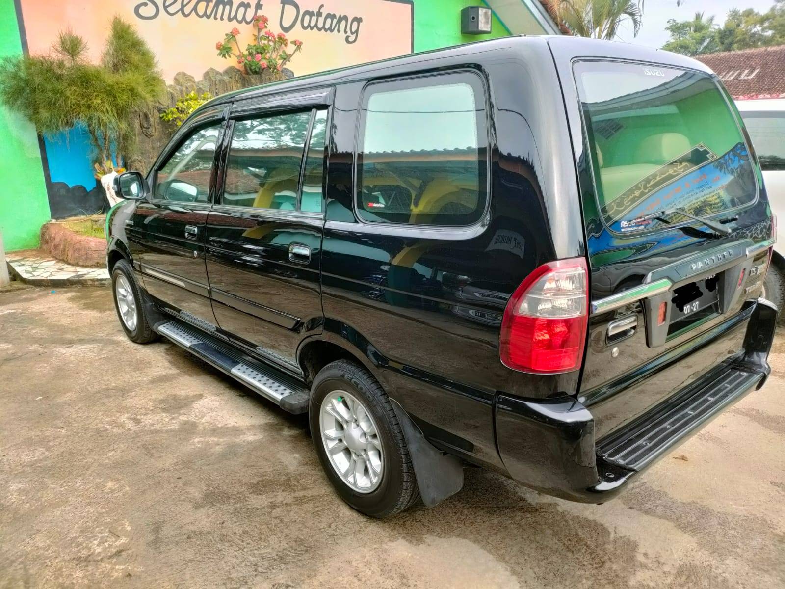 2012 Isuzu Panther 2012 Isuzu Panther