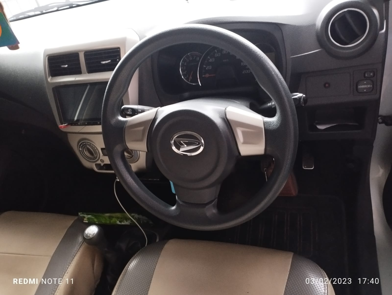 2015 Daihatsu Ayla  1.0 X MT 2015 Daihatsu Ayla  1.0 X MT