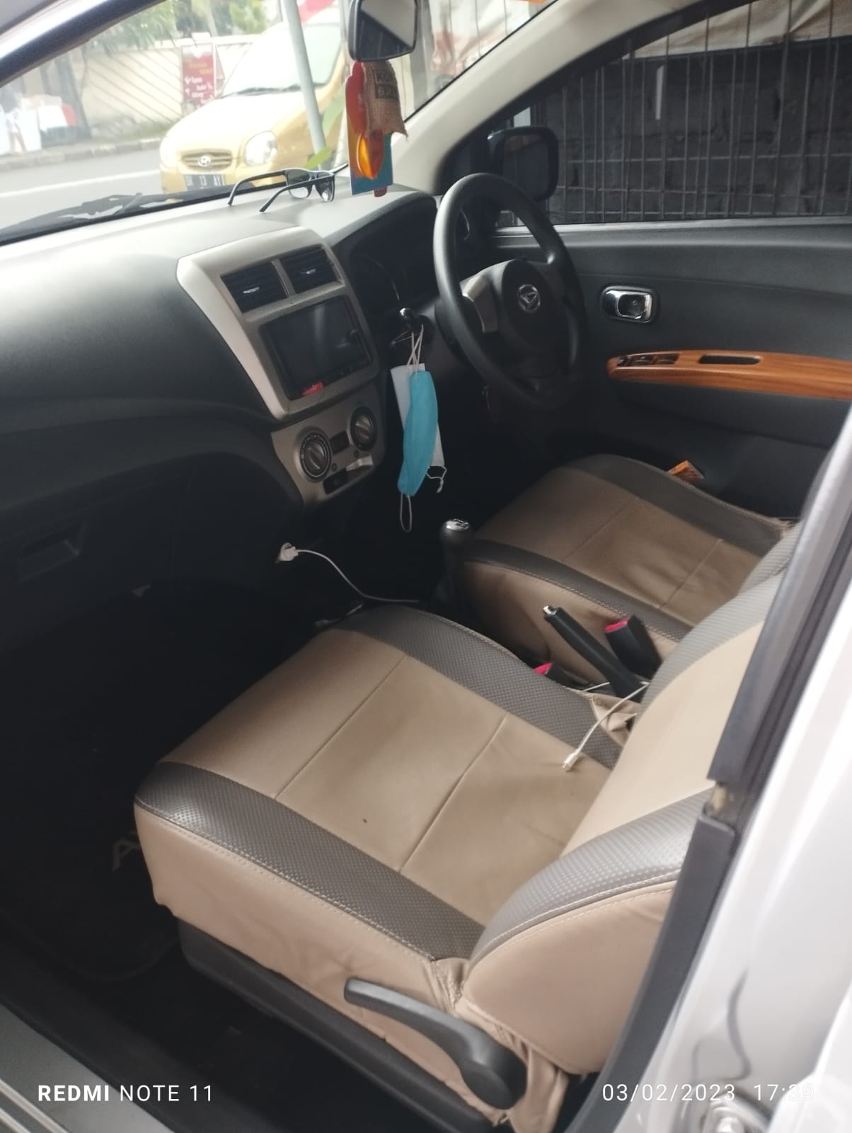 2015 Daihatsu Ayla  1.0 X MT 2015 Daihatsu Ayla  1.0 X MT