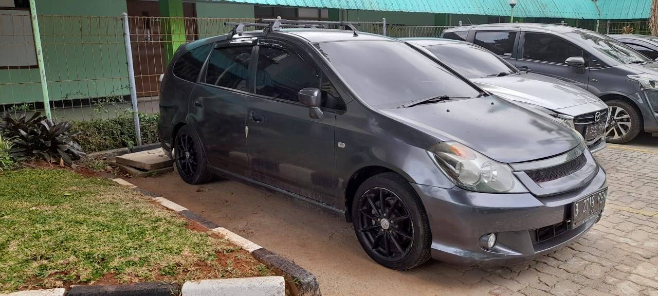 2005 Honda Stream 2005 Honda Stream