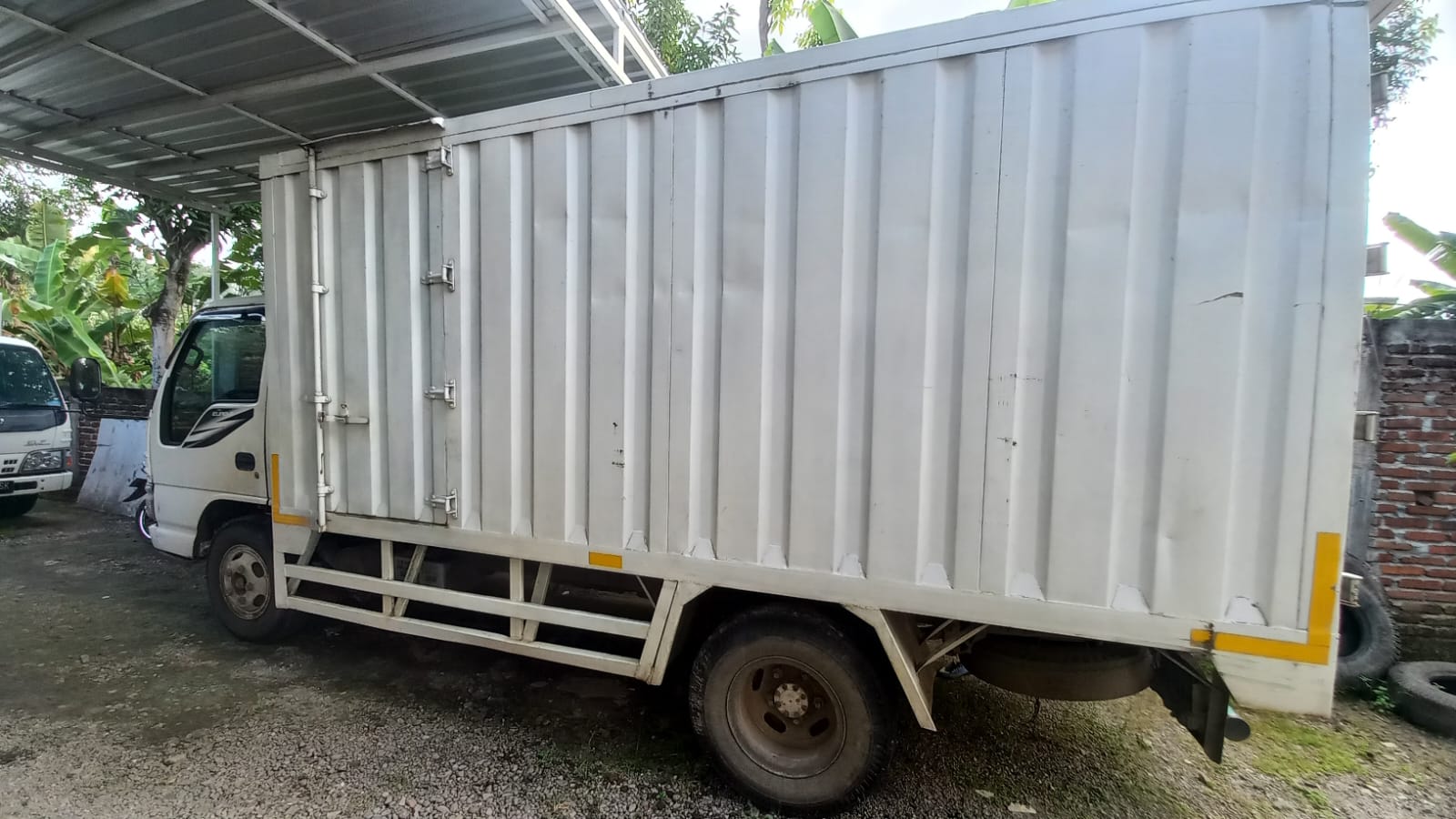 2012 Isuzu Traga 2012 Isuzu Traga