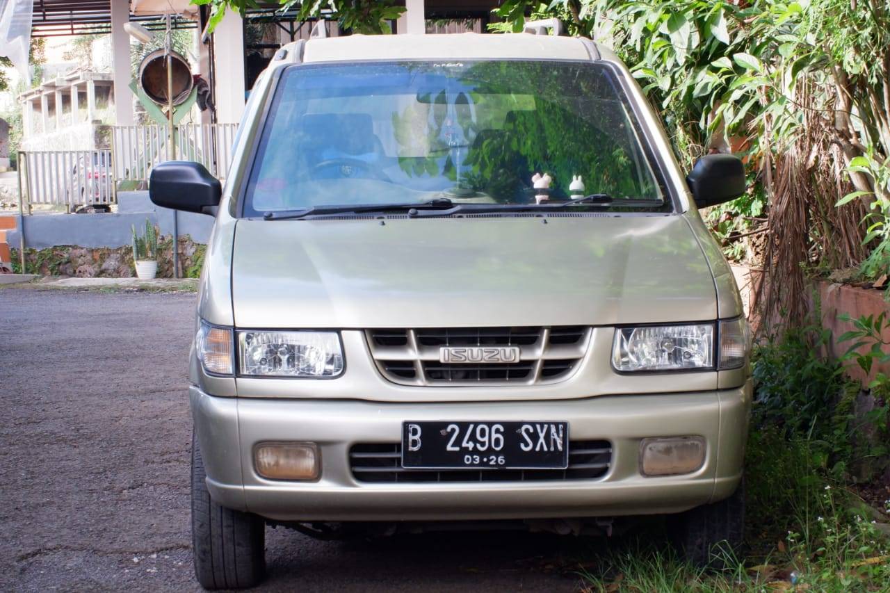 2001 Isuzu Panther 2001 Isuzu Panther