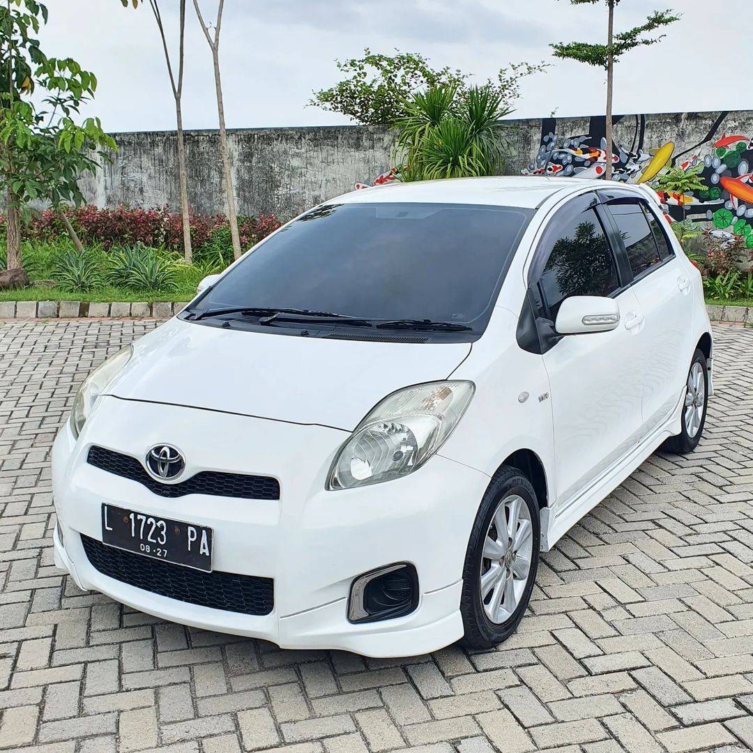 2012 Toyota Yaris 2012 Toyota Yaris