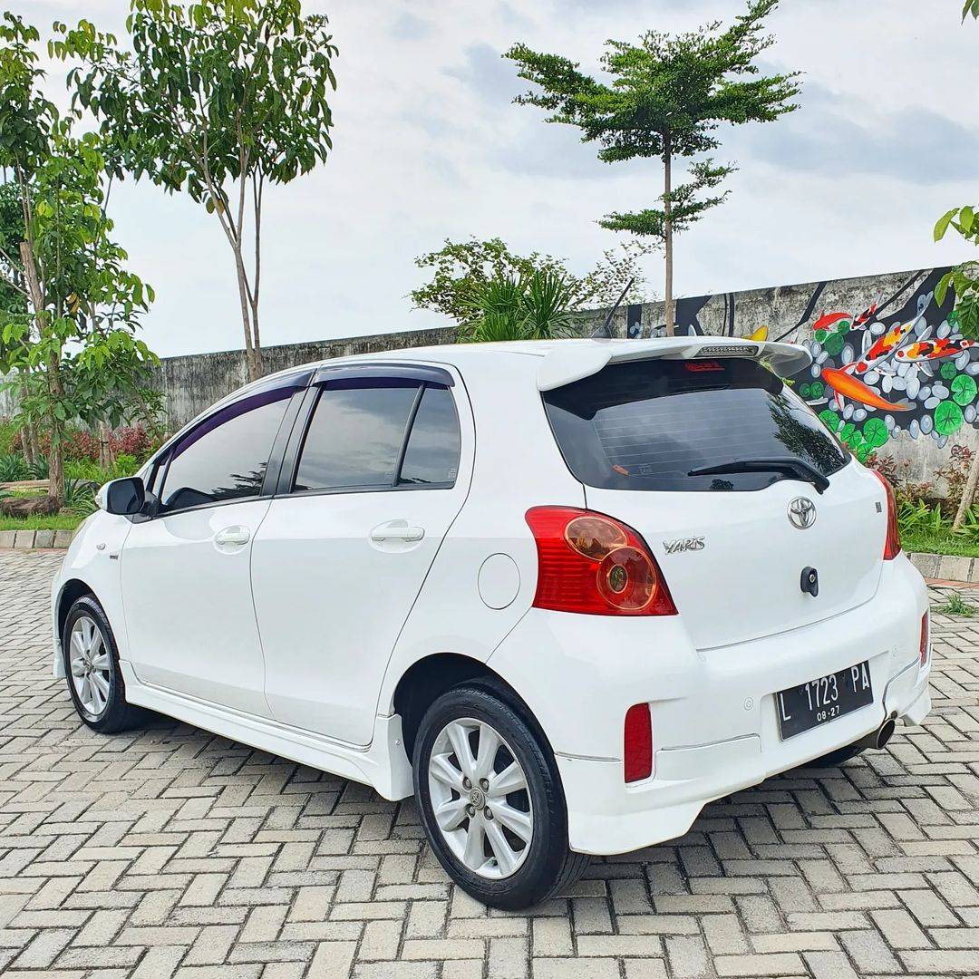 2012 Toyota Yaris 2012 Toyota Yaris