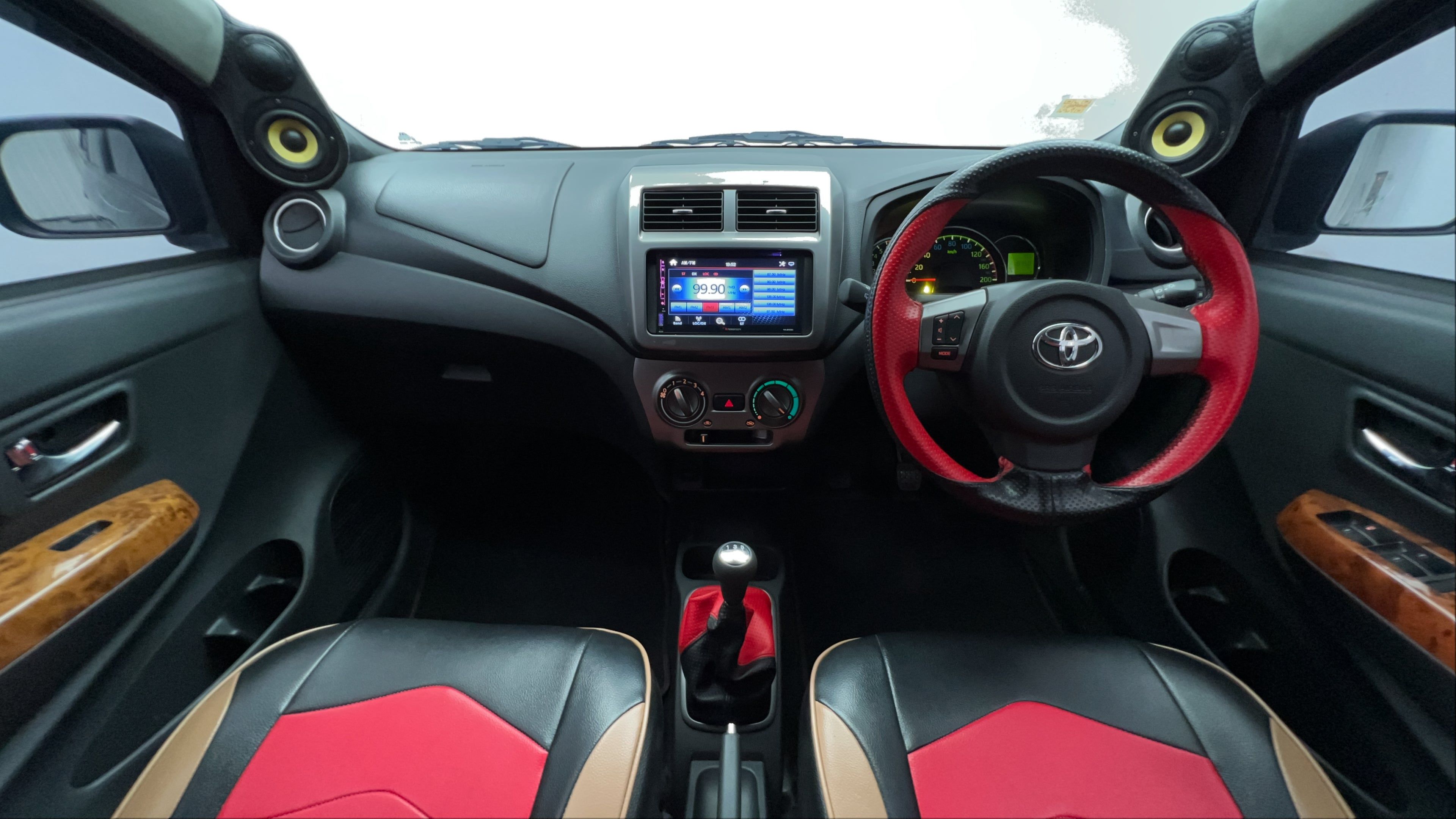 Dijual 2018 Toyota Agya  1.2 TRD MT TRD 1.2 TRD MT TRD Bekas