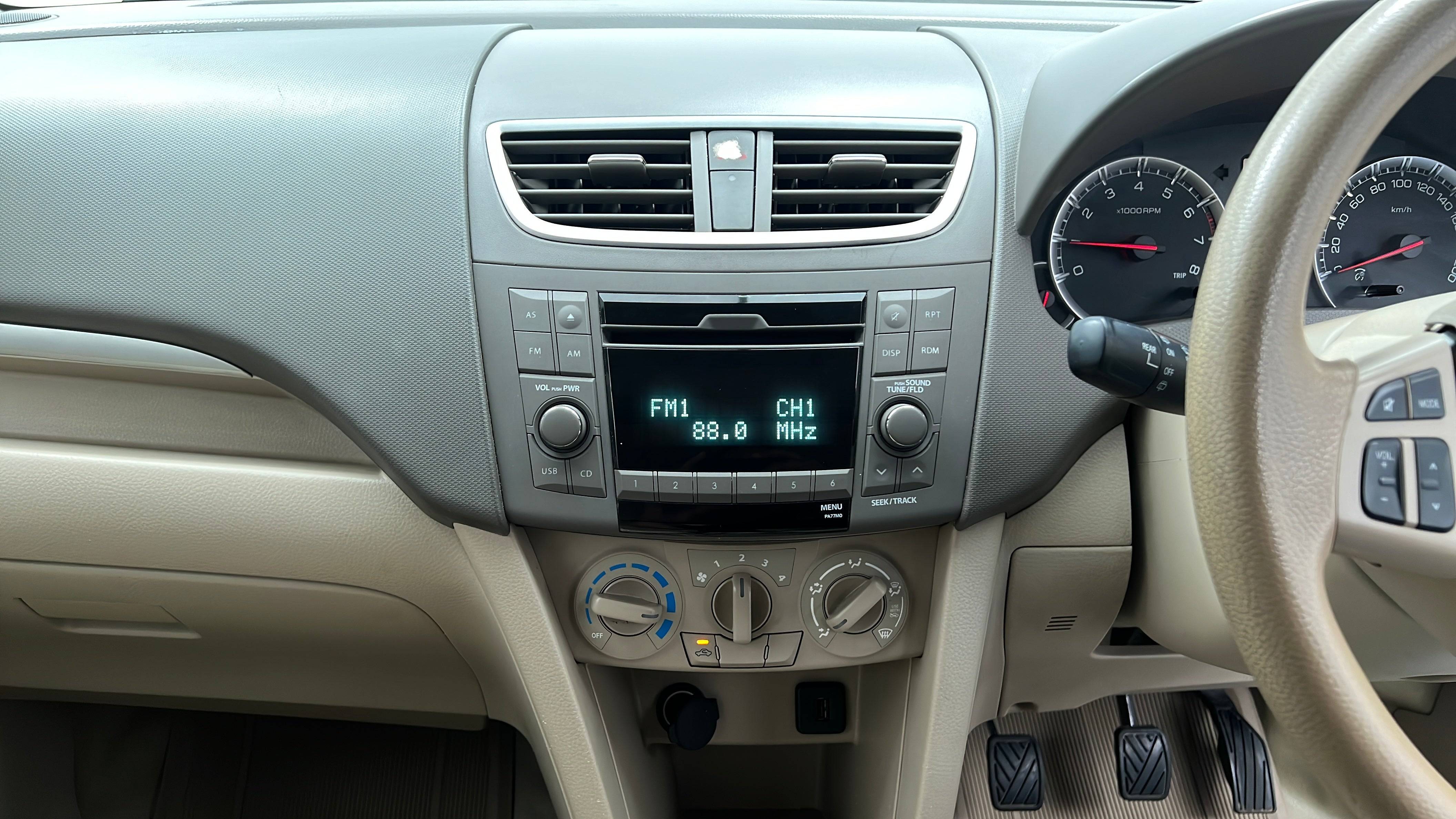 2014 Suzuki Ertiga GX MT GX MT tua