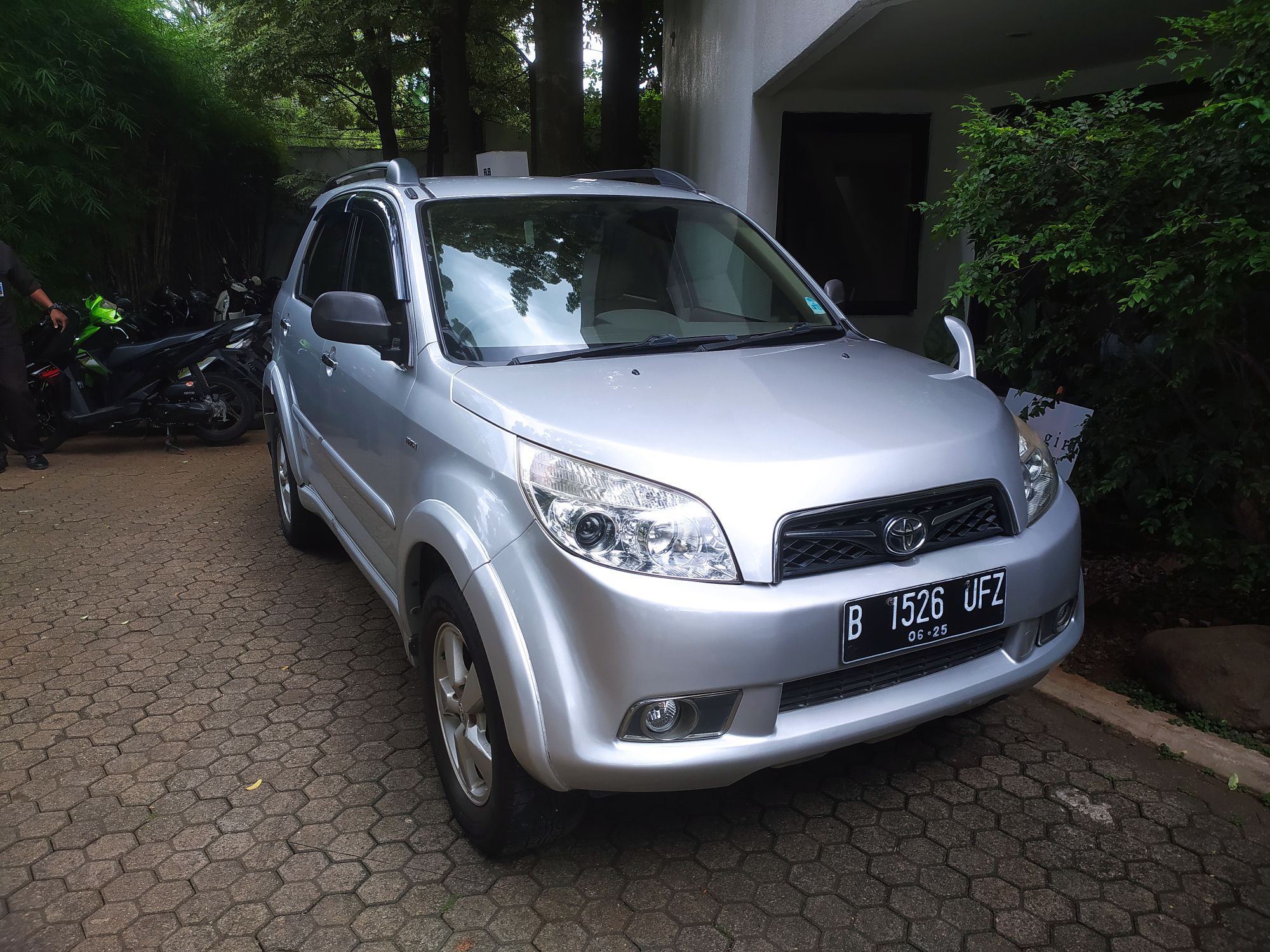 2010 Toyota Rush Bekas 2010 Toyota Rush Bekas