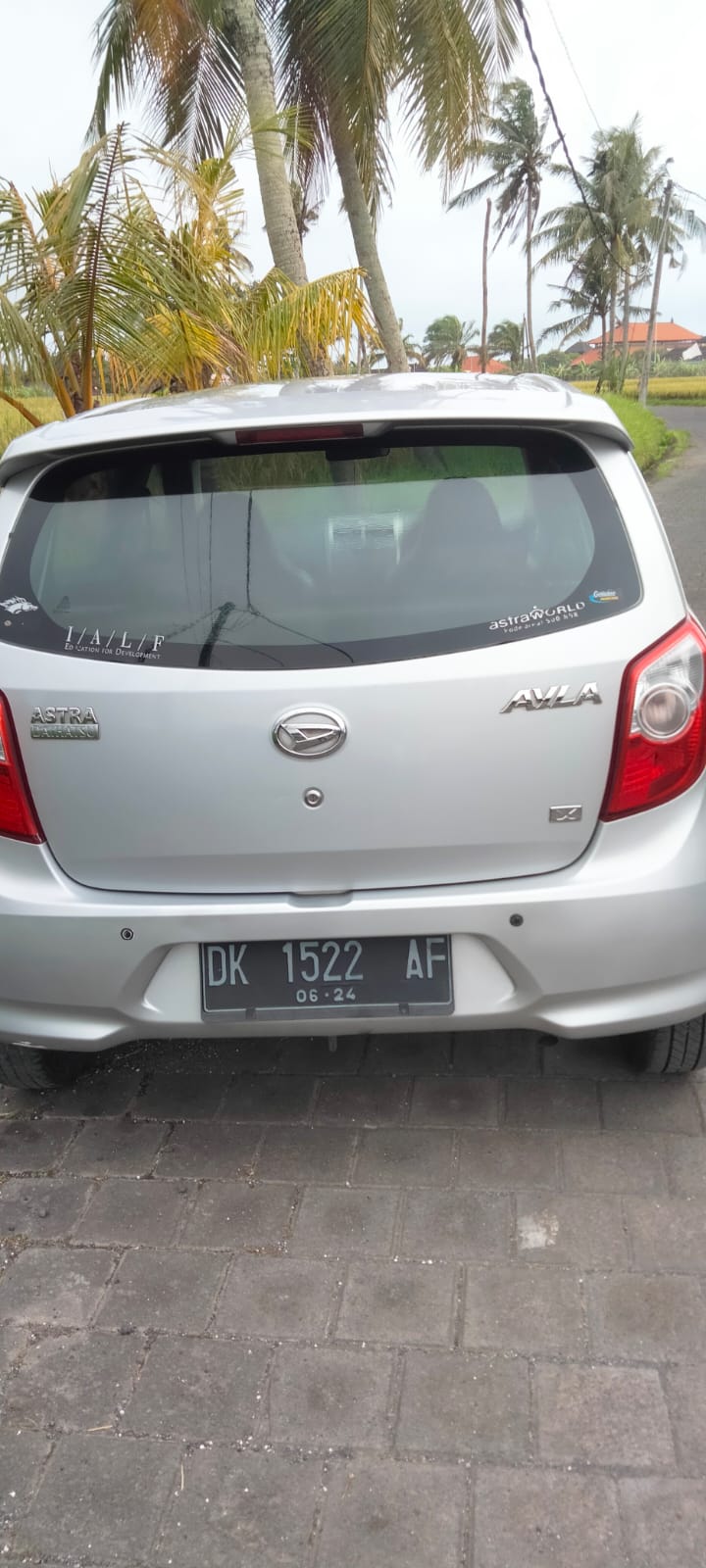 2014 Daihatsu Ayla  2014 Daihatsu Ayla