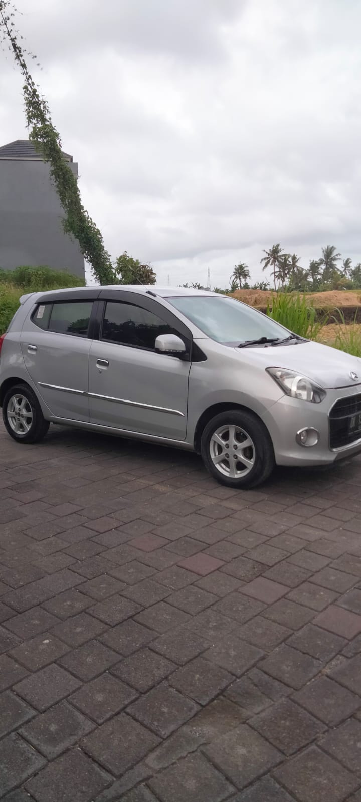 Second Hand 2014 Daihatsu Ayla  Second Hand 2014 Daihatsu Ayla