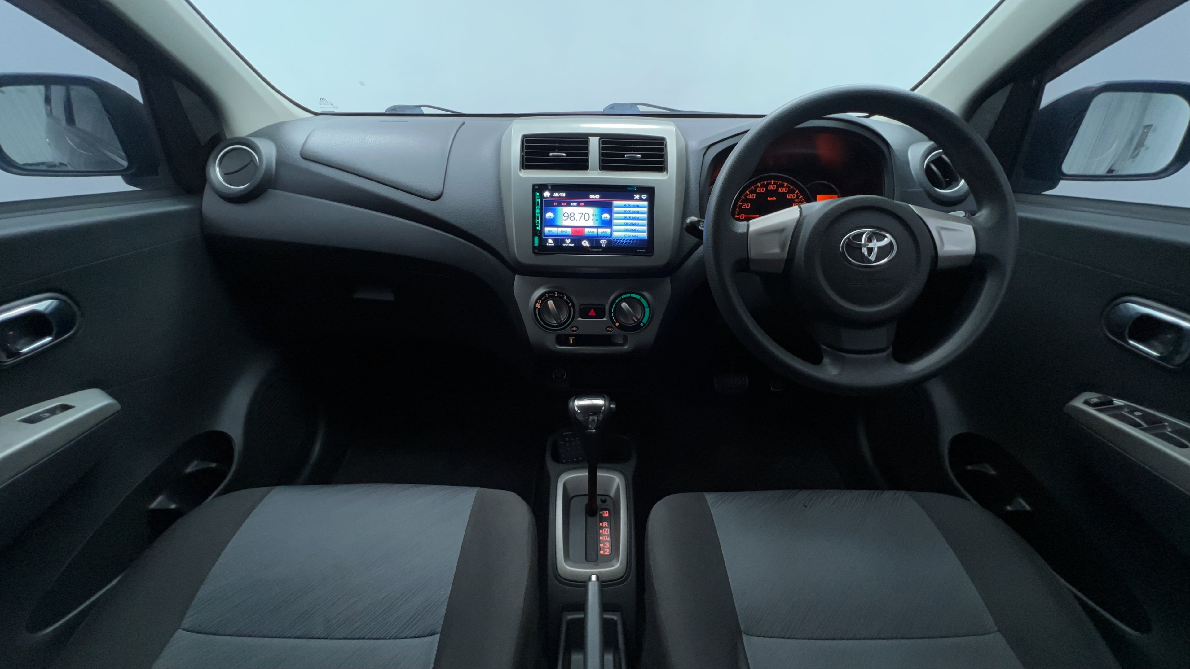 Dijual 2017 Toyota Agya G TRD 1.0L AT G TRD 1.0L AT Bekas