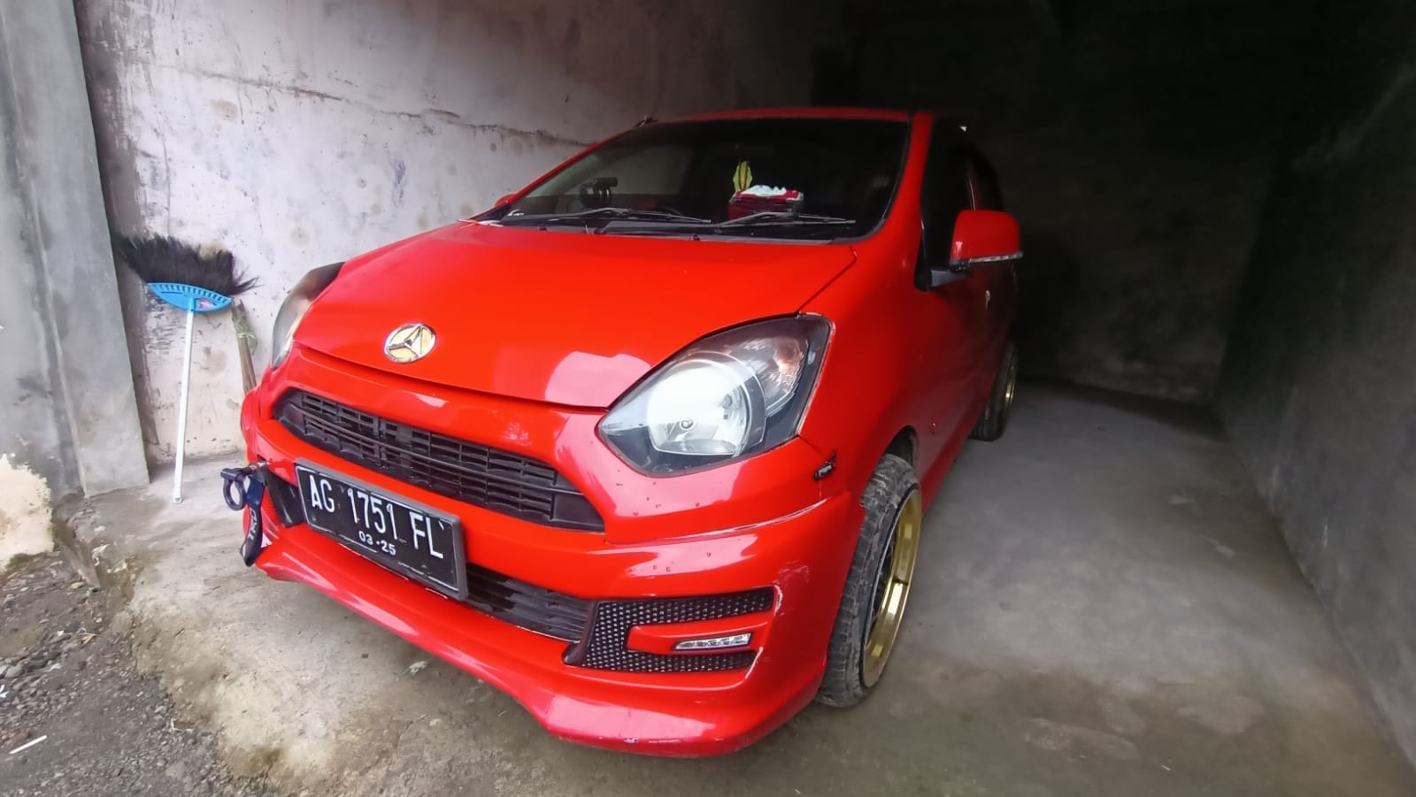 Second Hand 2014 Daihatsu Ayla  Second Hand 2014 Daihatsu Ayla