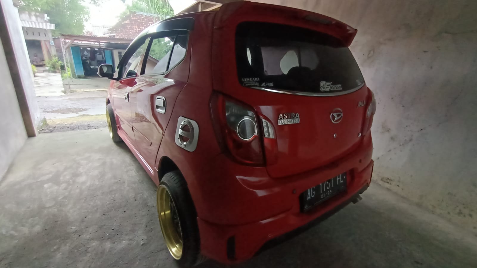 2014 Daihatsu Ayla  2014 Daihatsu Ayla