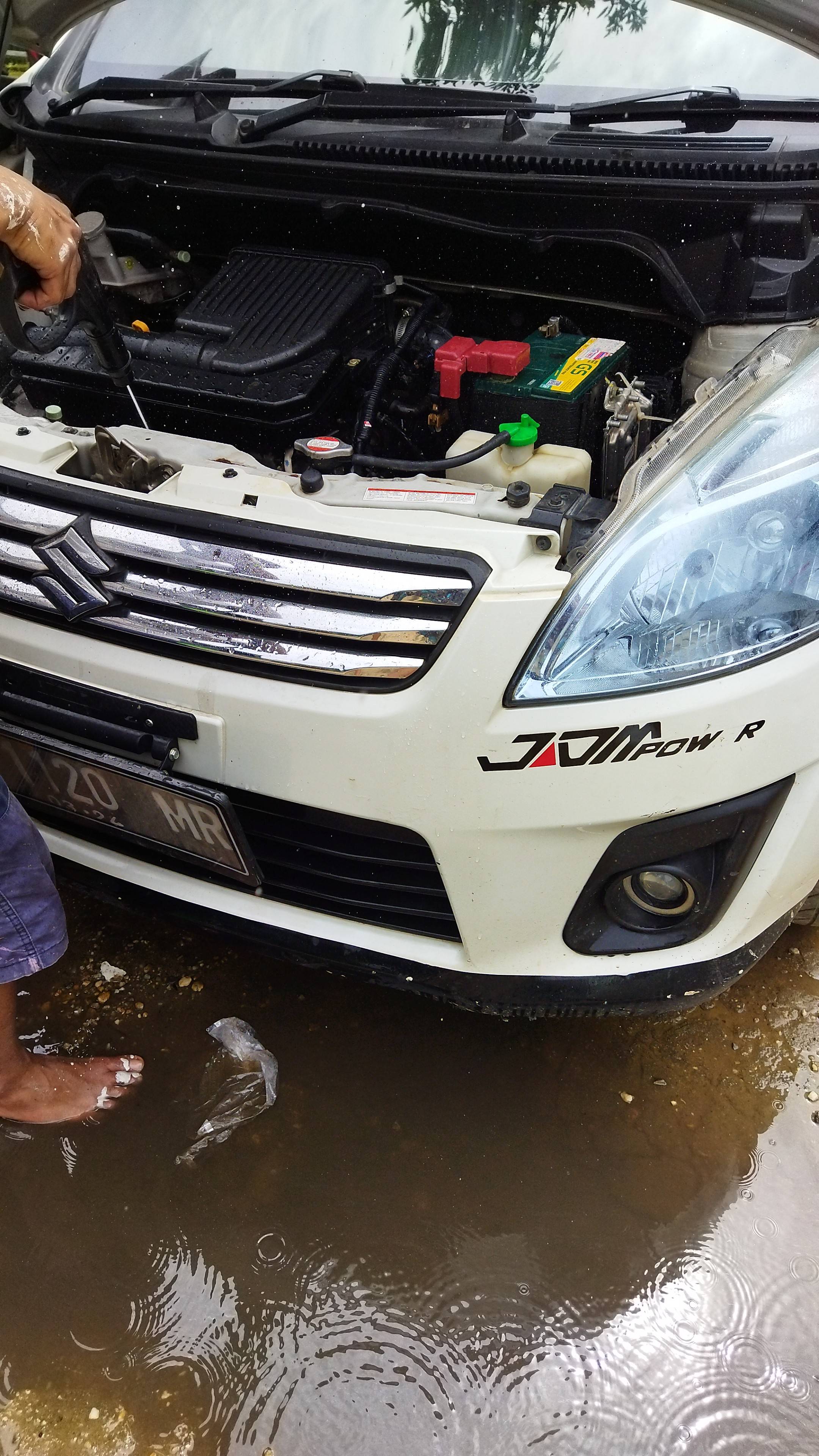 Second Hand 2013 Suzuki Ertiga Second Hand 2013 Suzuki Ertiga