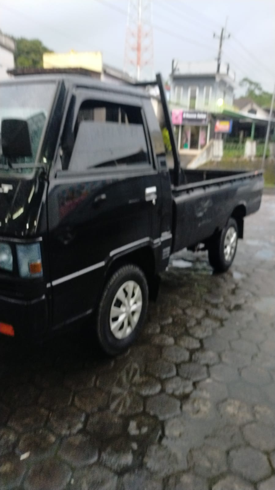 2014 Mitsubishi L300 2014 Mitsubishi L300