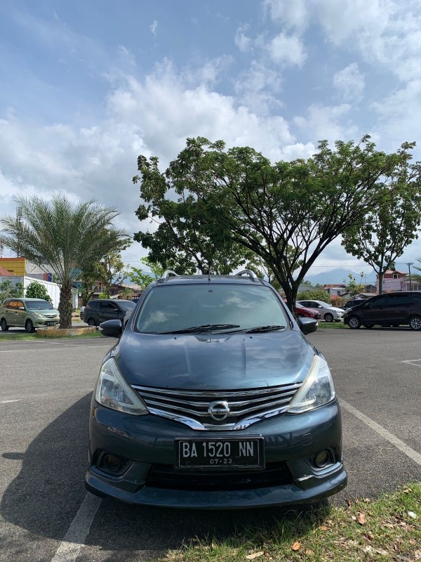 2013 Nissan Grand Livina  1.5 XV AT