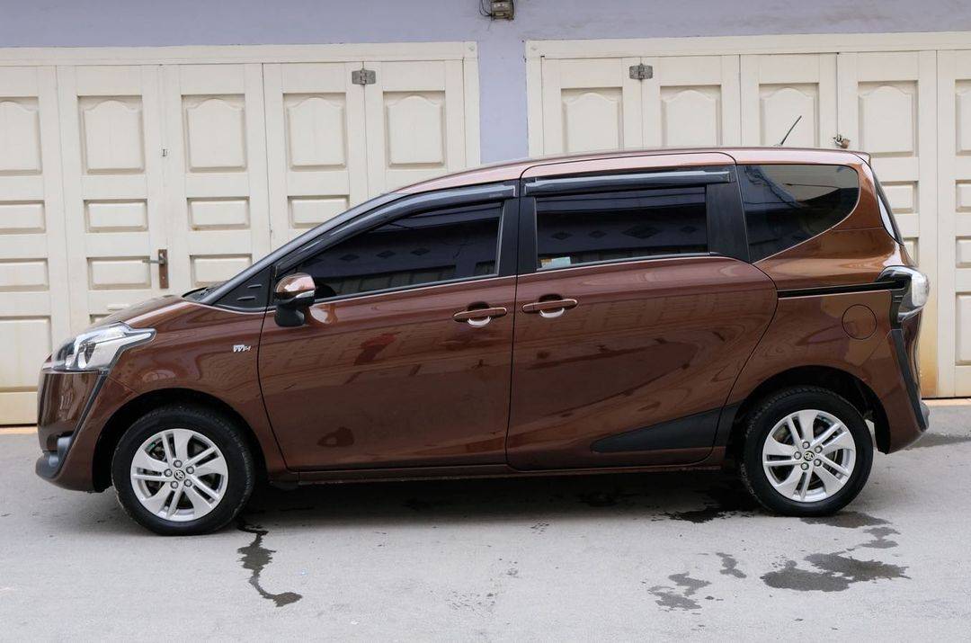 2017 Toyota Sienta 2017 Toyota Sienta