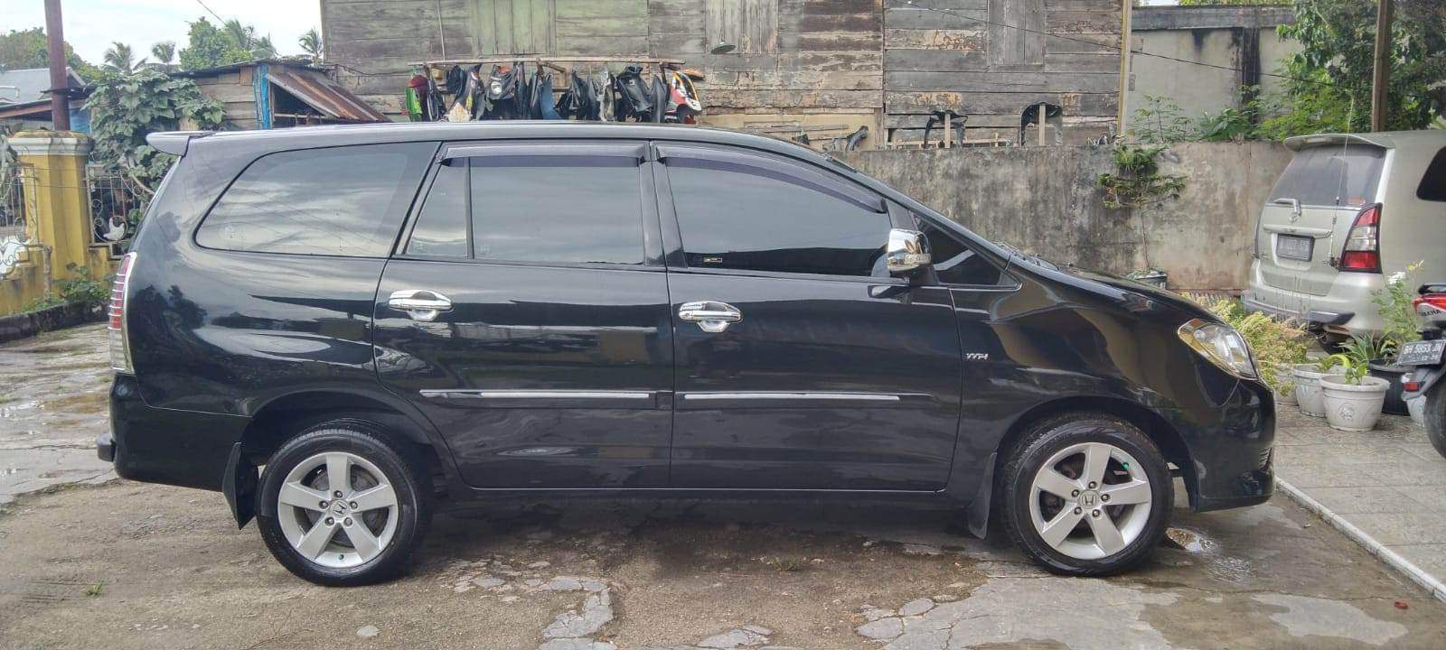 2011 Toyota Kijang Innova 2011 Toyota Kijang Innova