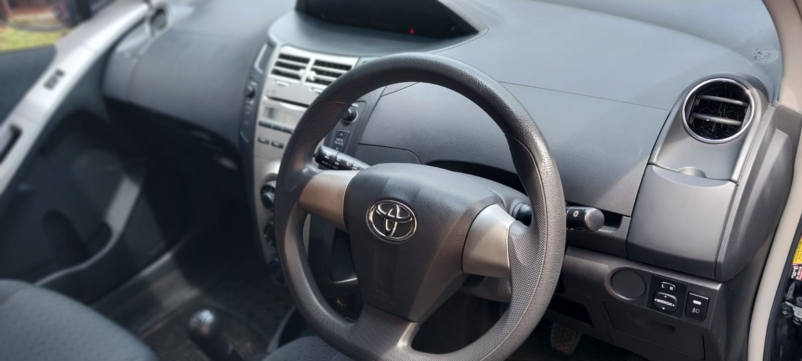 2012 Toyota Yaris 2012 Toyota Yaris