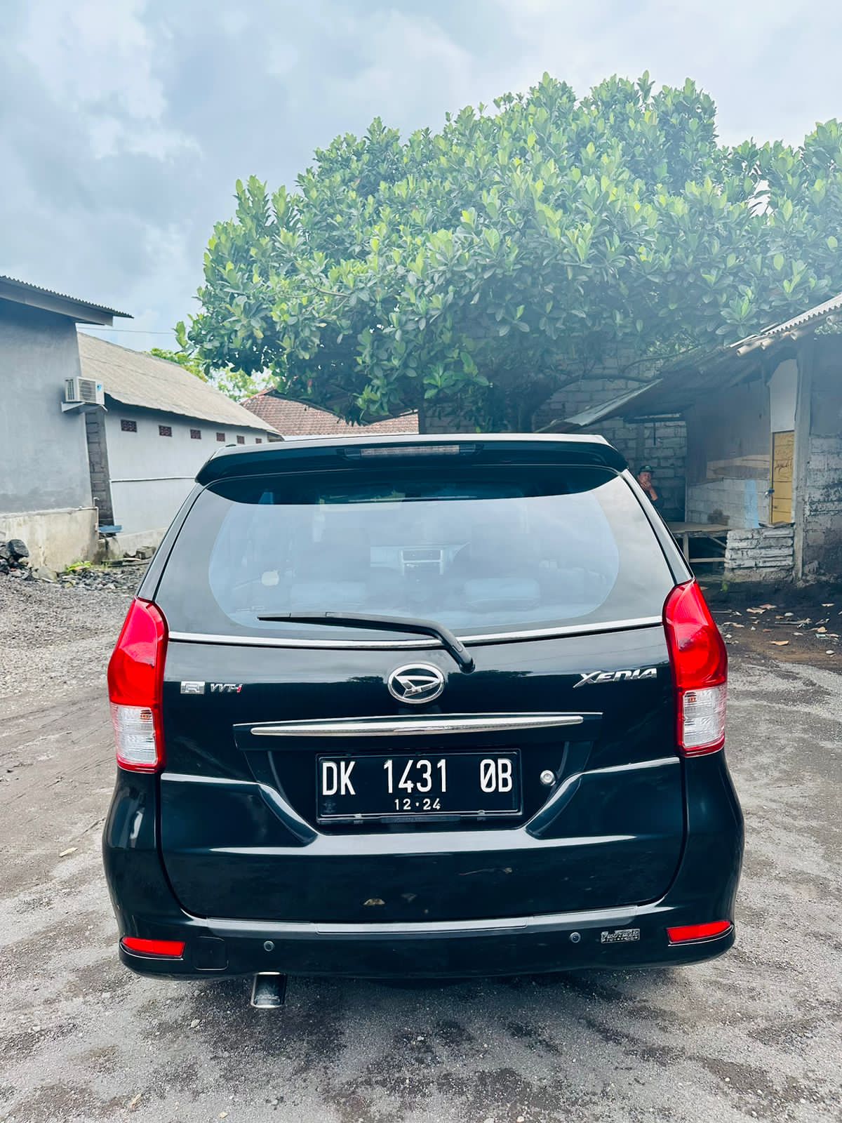 Dijual 2015 Daihatsu Xenia  1.3 R MT 1.3 R MT Bekas