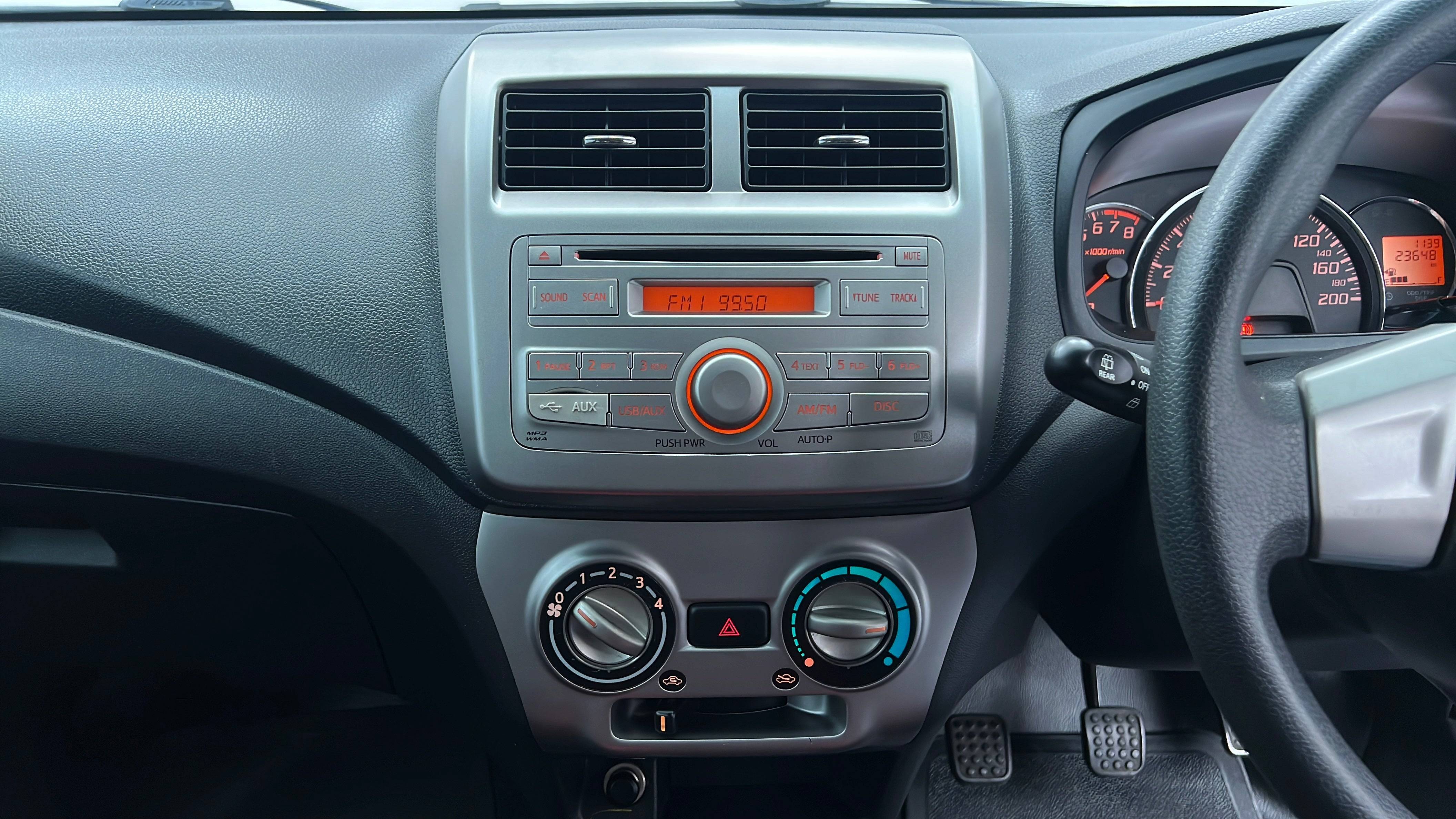 2016 Daihatsu Ayla  1.0 X MT 1.0 X MT tua