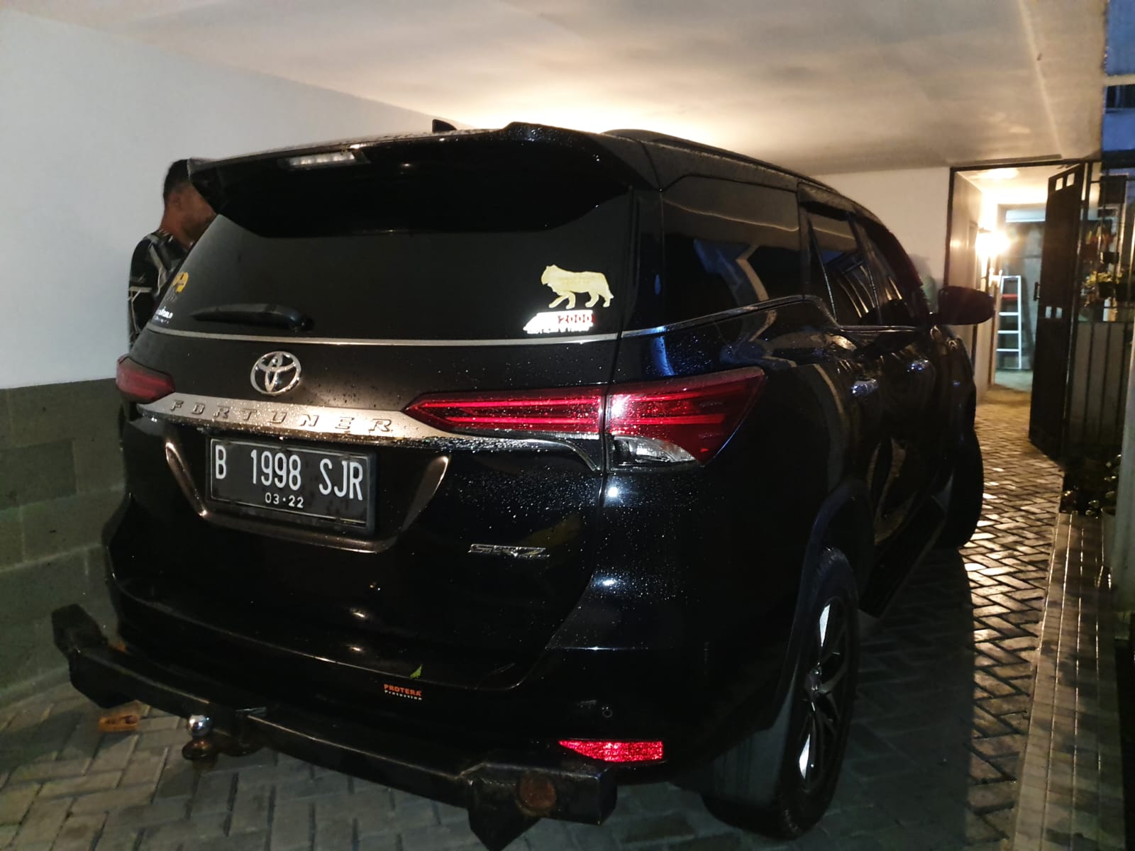 2017 Toyota Fortuner SRZ 4X2 TRD 2.7L AT 2017 Toyota Fortuner SRZ 4X2 TRD 2.7L AT