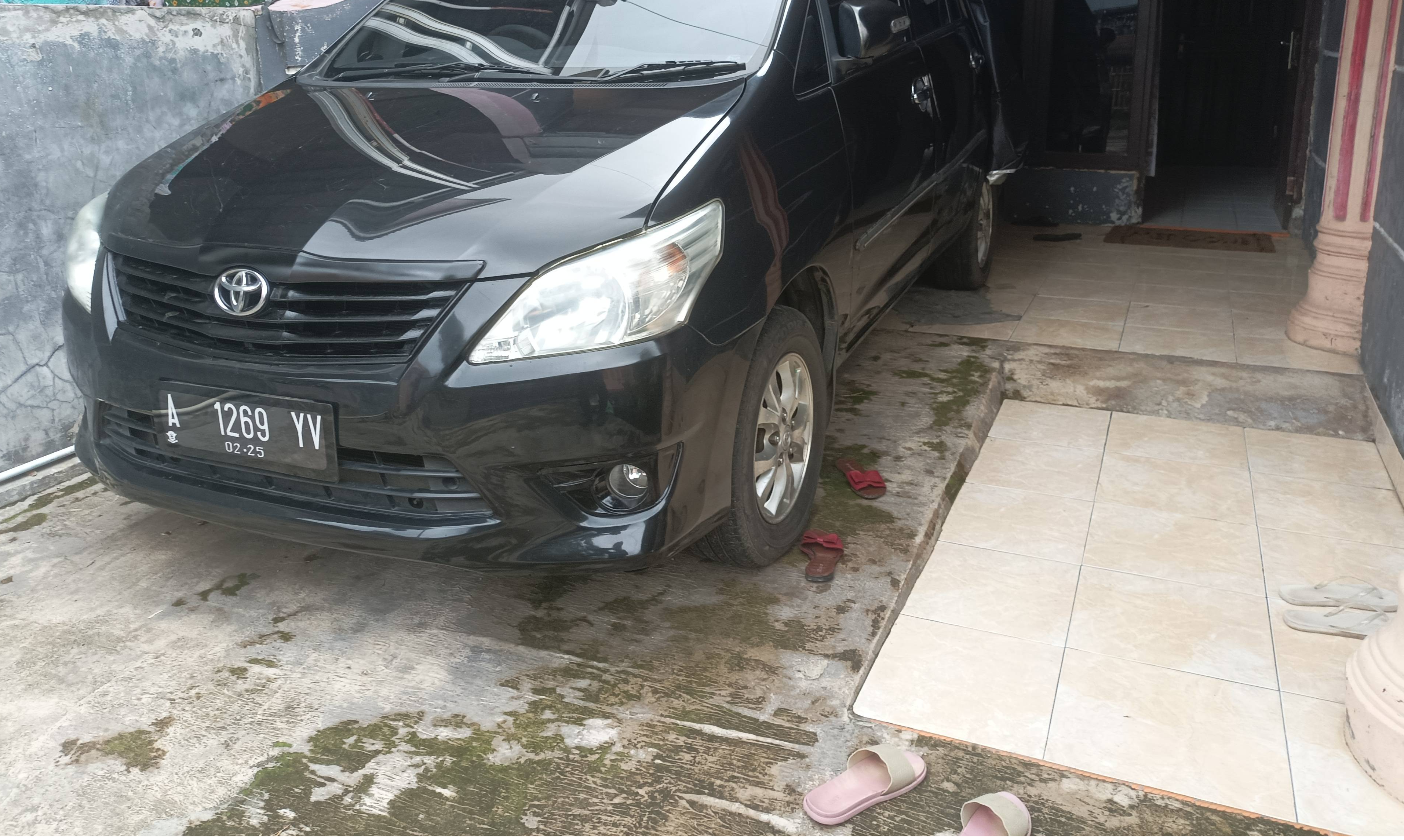 Second Hand 2011 Toyota Kijang Innova Second Hand 2011 Toyota Kijang Innova