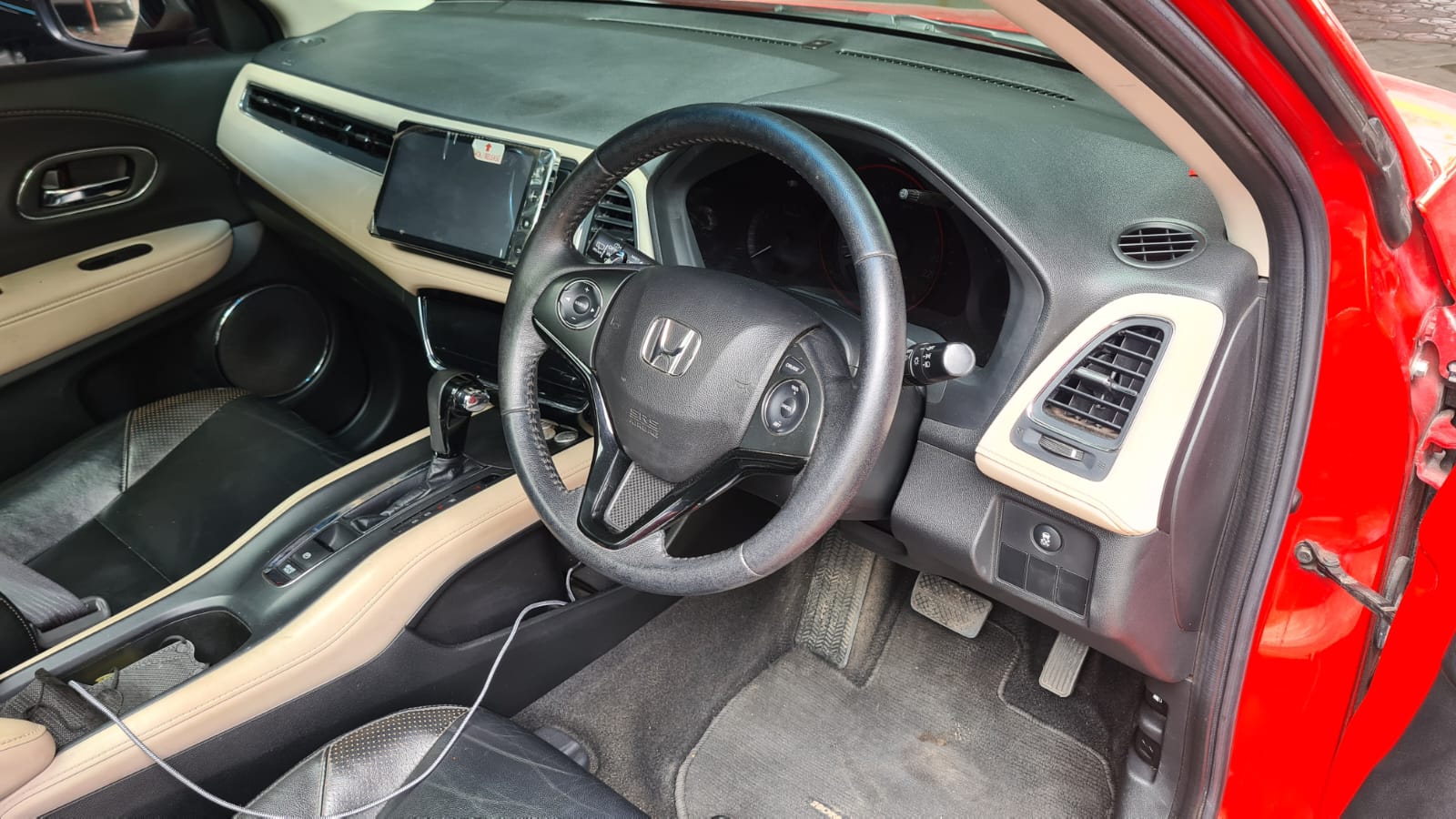 2017 Honda HRV  E 1.8 PRESTIGE CVT 2017 Honda HRV  E 1.8 PRESTIGE CVT