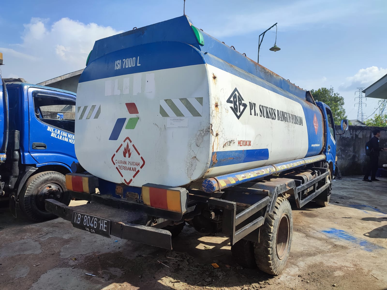 2011 Mitsubishi Colt L 300 SOLAR STD 2 5 BOX 2011 Mitsubishi Colt L 300 SOLAR STD 2 5 BOX