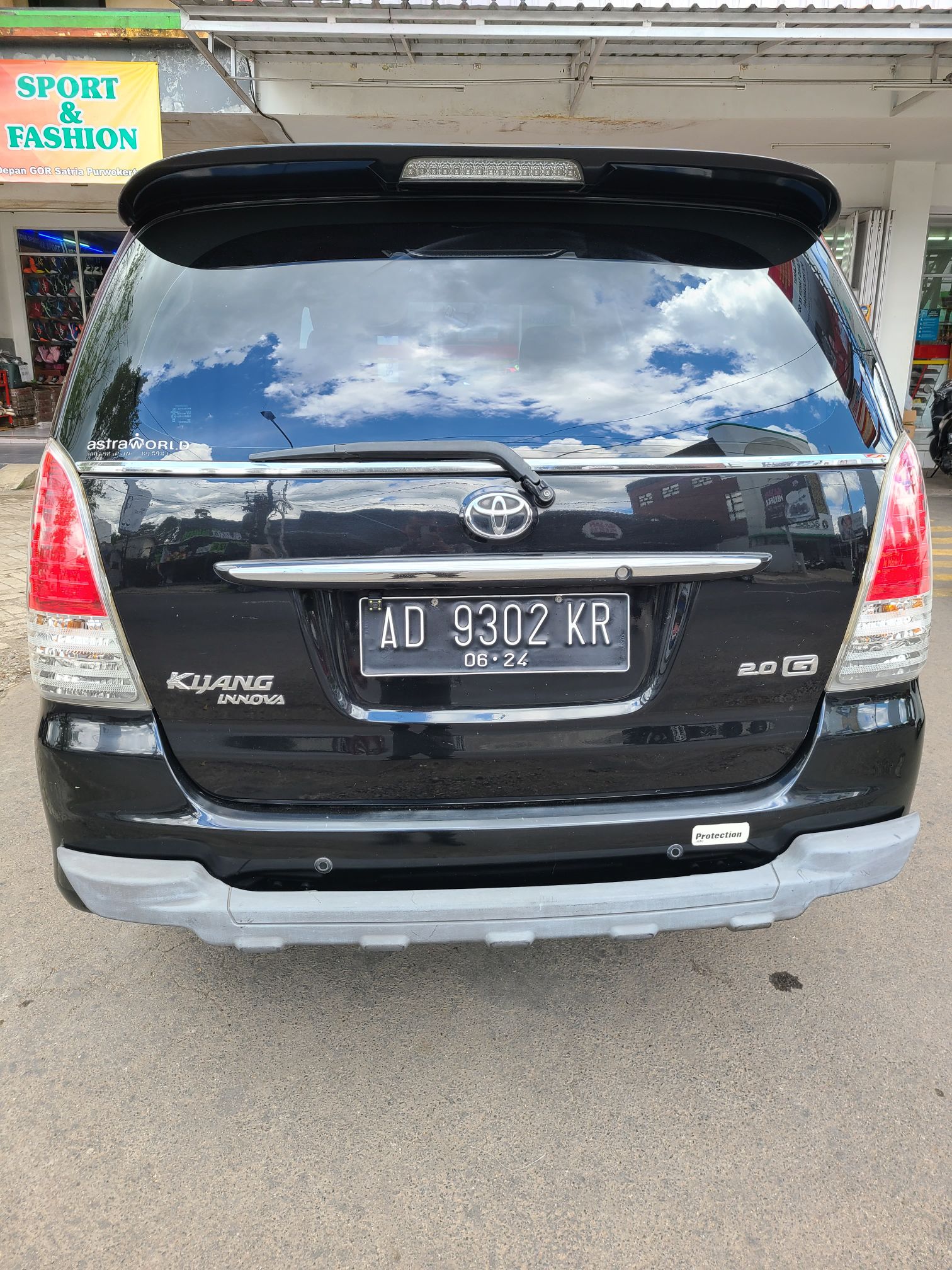 2011 Toyota Kijang Innova 2011 Toyota Kijang Innova